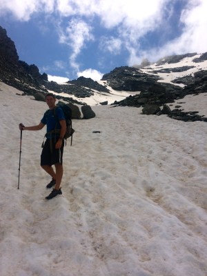 Snowy descent to Mont Fort